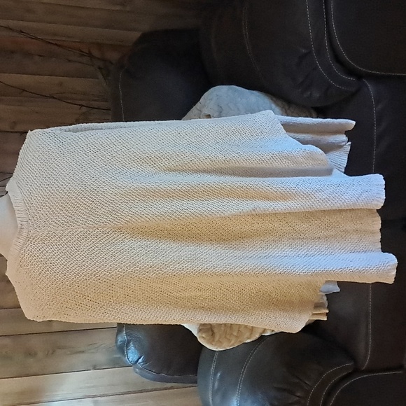 Free People V-Neck Snap Front Ivory Cream Shark Bite Hemline Sweater Cardigan L - Picture 5 of 9